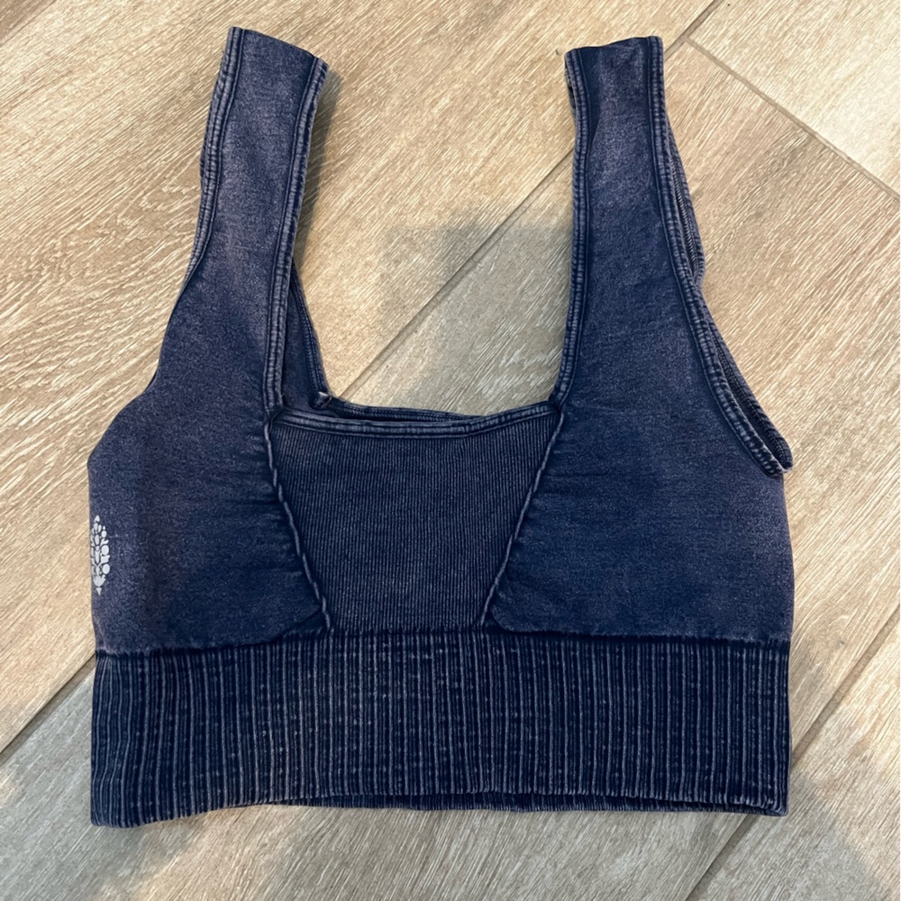 Free People Good Karma Square Neck Bra
Size xs/s